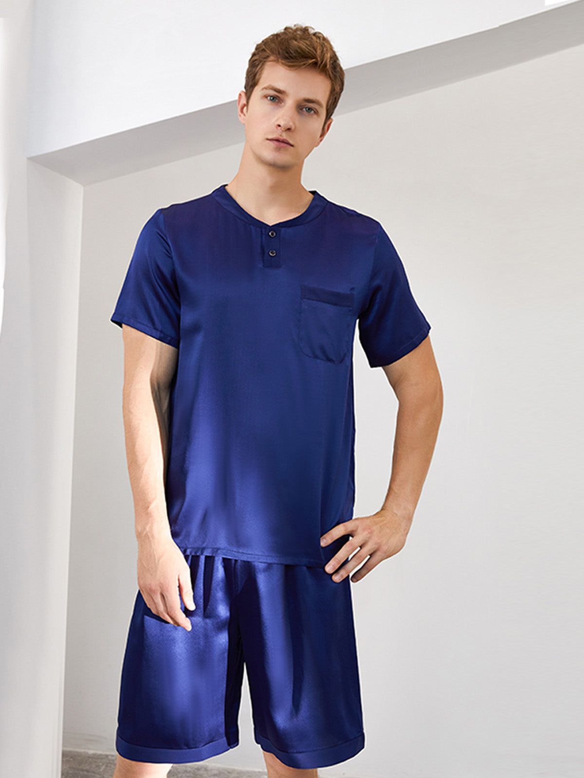 Men's crew neck short sleeve shorts suit