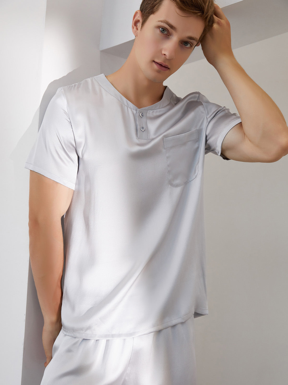 Men's crew neck short sleeve shorts suit