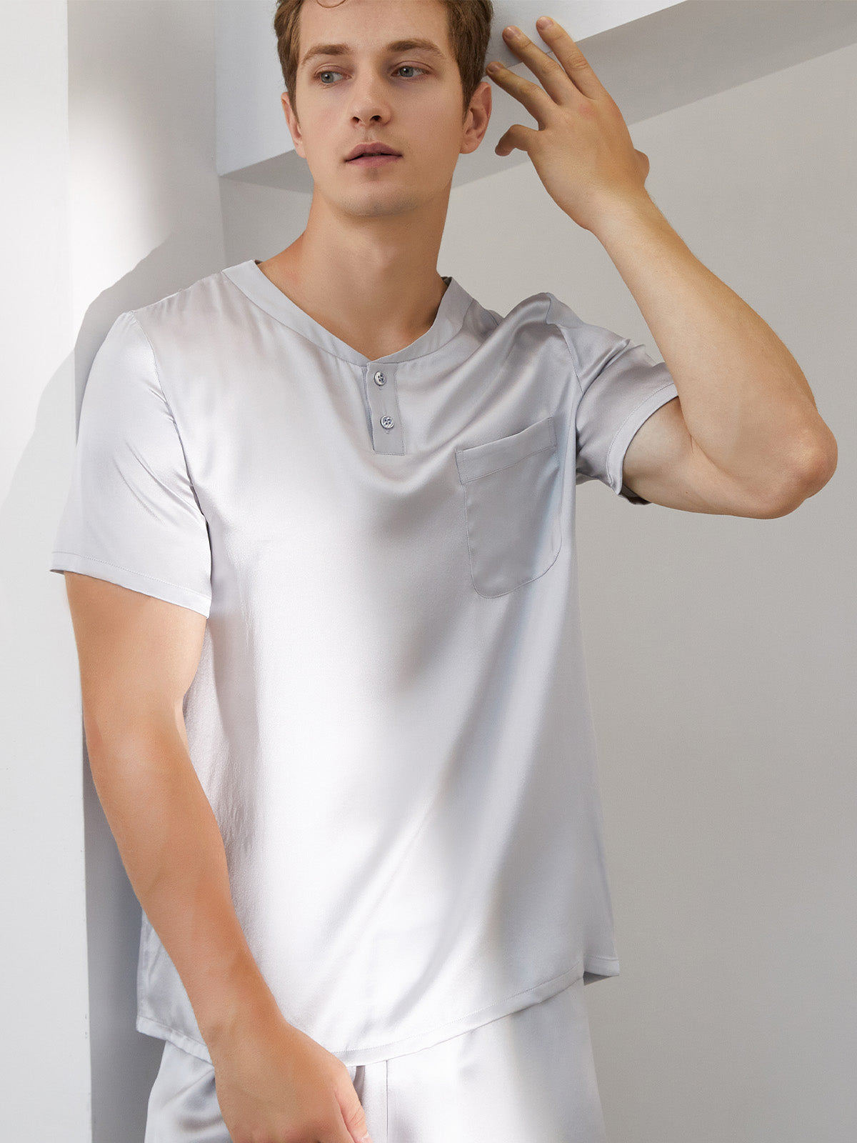 Men's crew neck short sleeve shorts suit