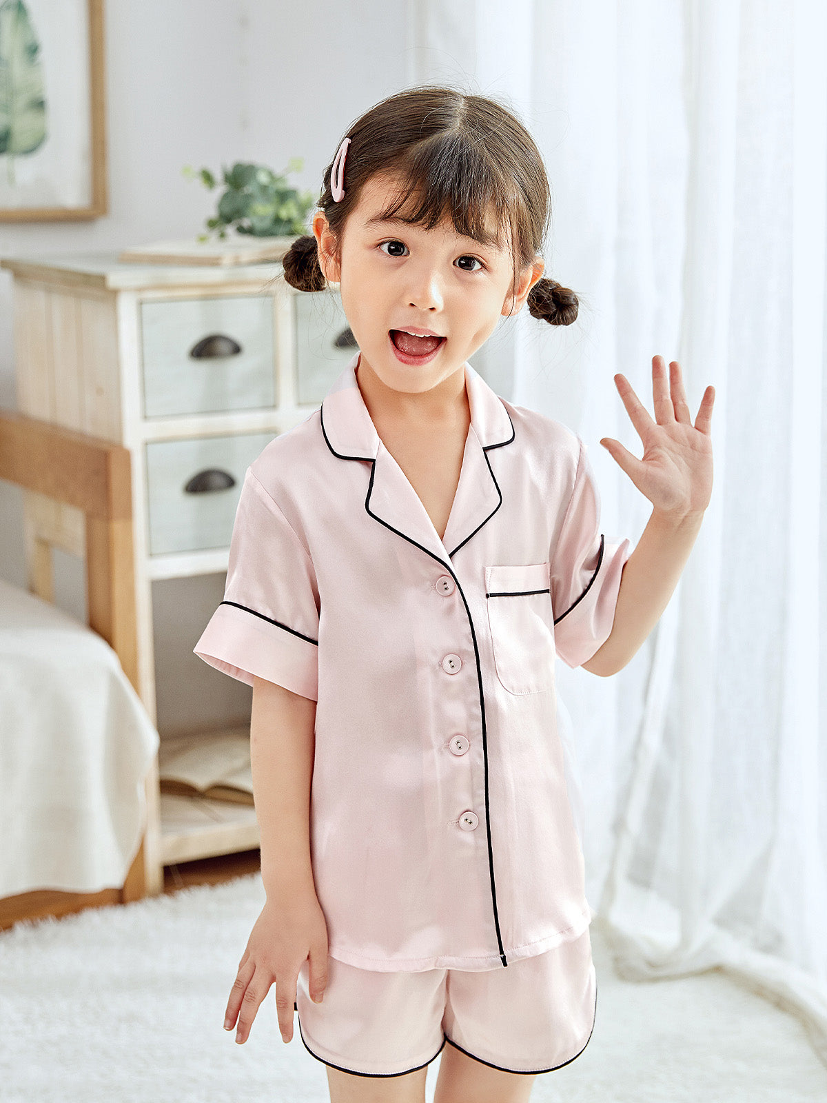 Children's silk short-sleeved shorts suit