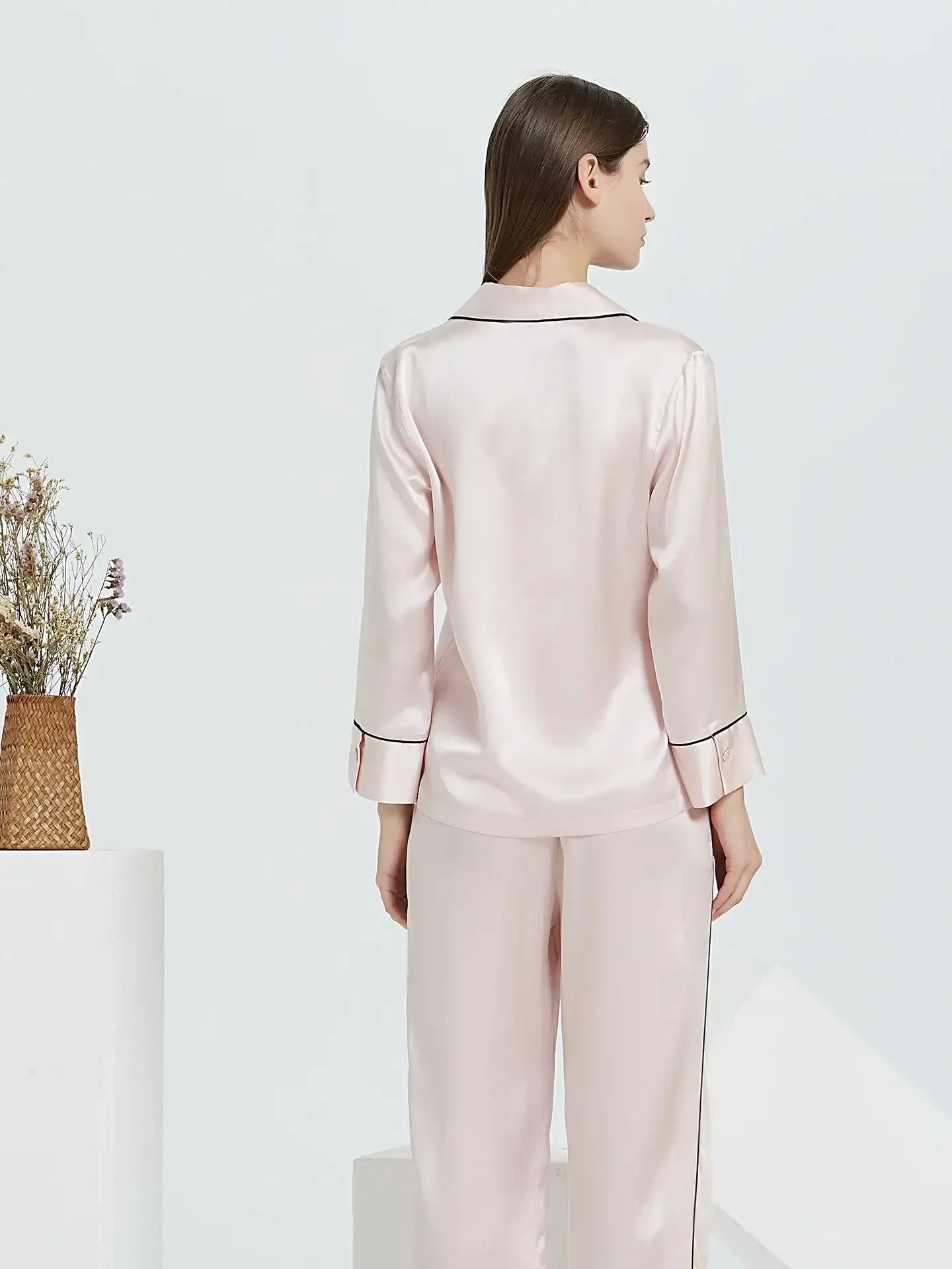 22 Momme Fashionable Long-sleeved and Long-pants Silk Suit