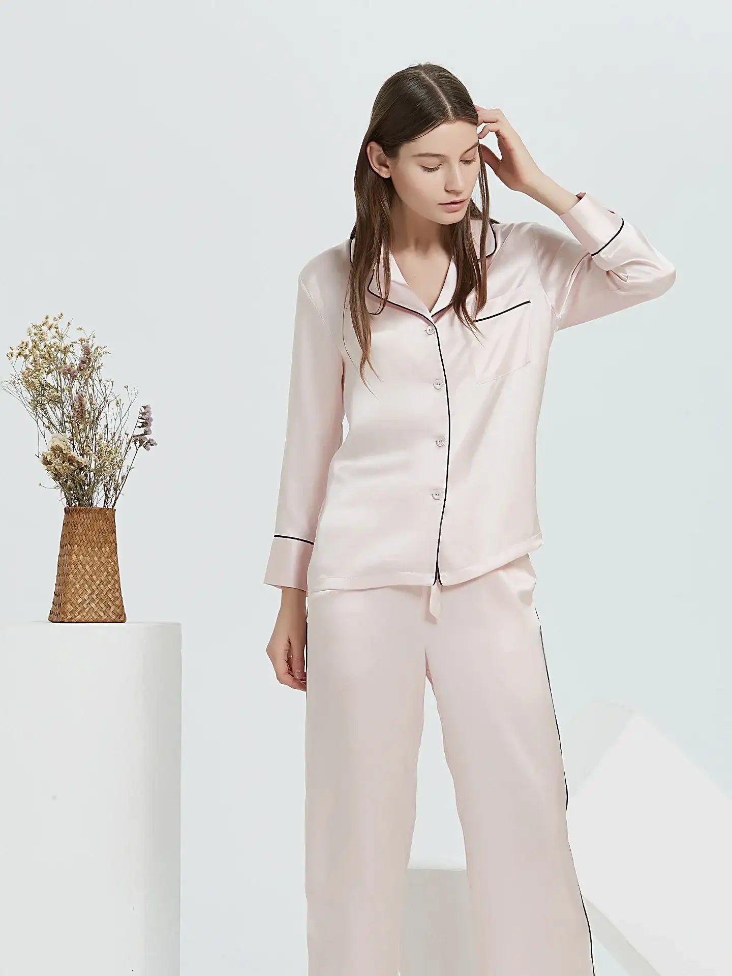 22 Momme Fashionable Long-sleeved and Long-pants Silk Suit