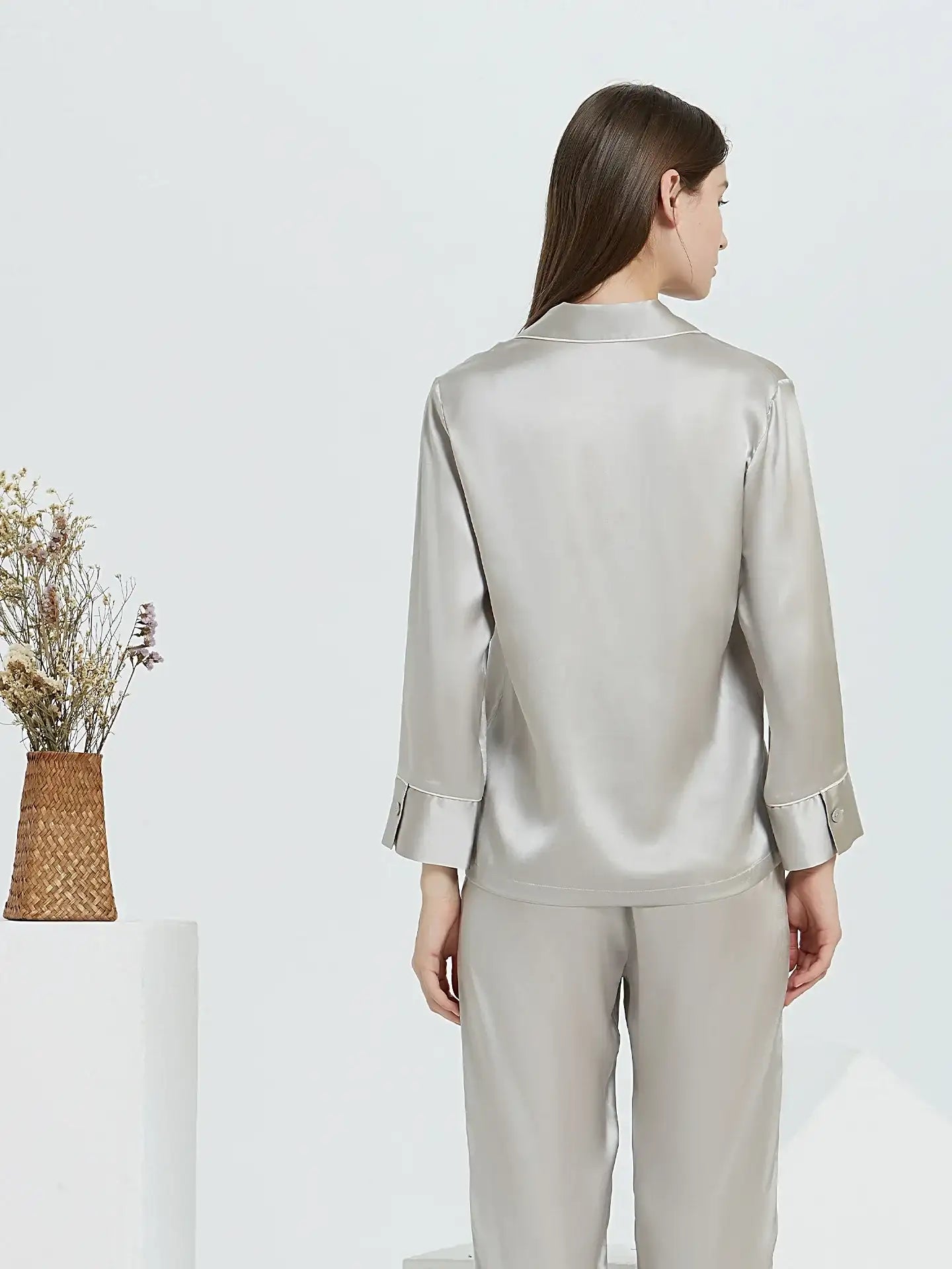 22 Momme Fashionable Long-sleeved and Long-pants Silk Suit