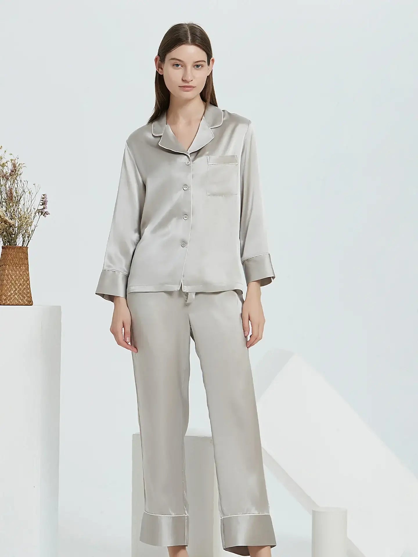 22 Momme Fashionable Long-sleeved and Long-pants Silk Suit