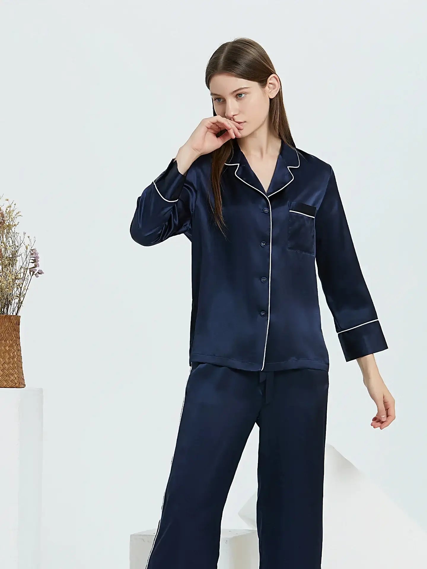 22 Momme Fashionable Long-sleeved and Long-pants Silk Suit