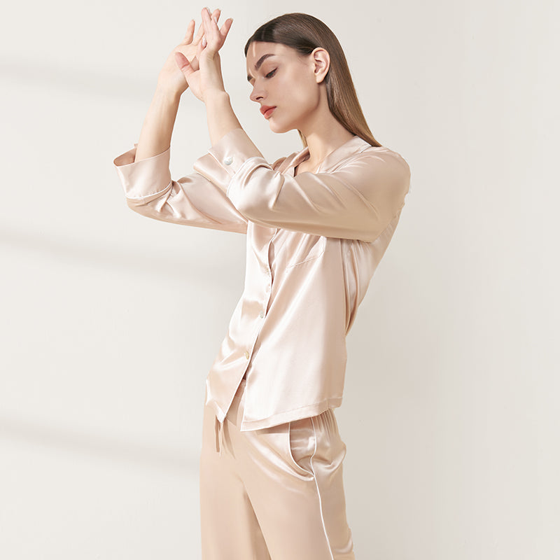 22 Momme Fashionable long-sleeved and long-pants silk suit