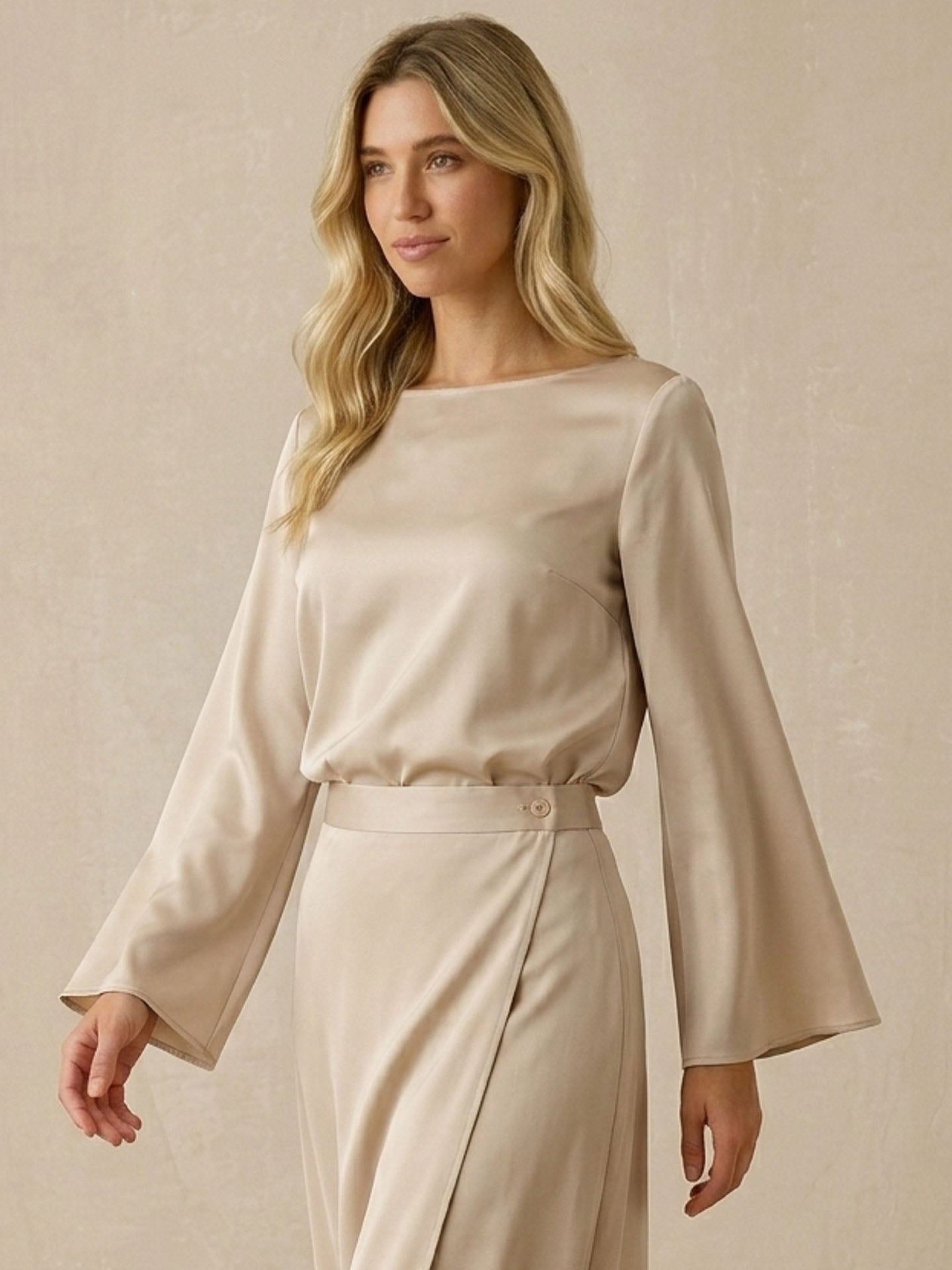 22 Momme Silk Boat Neck Blouse #color_Light Grey