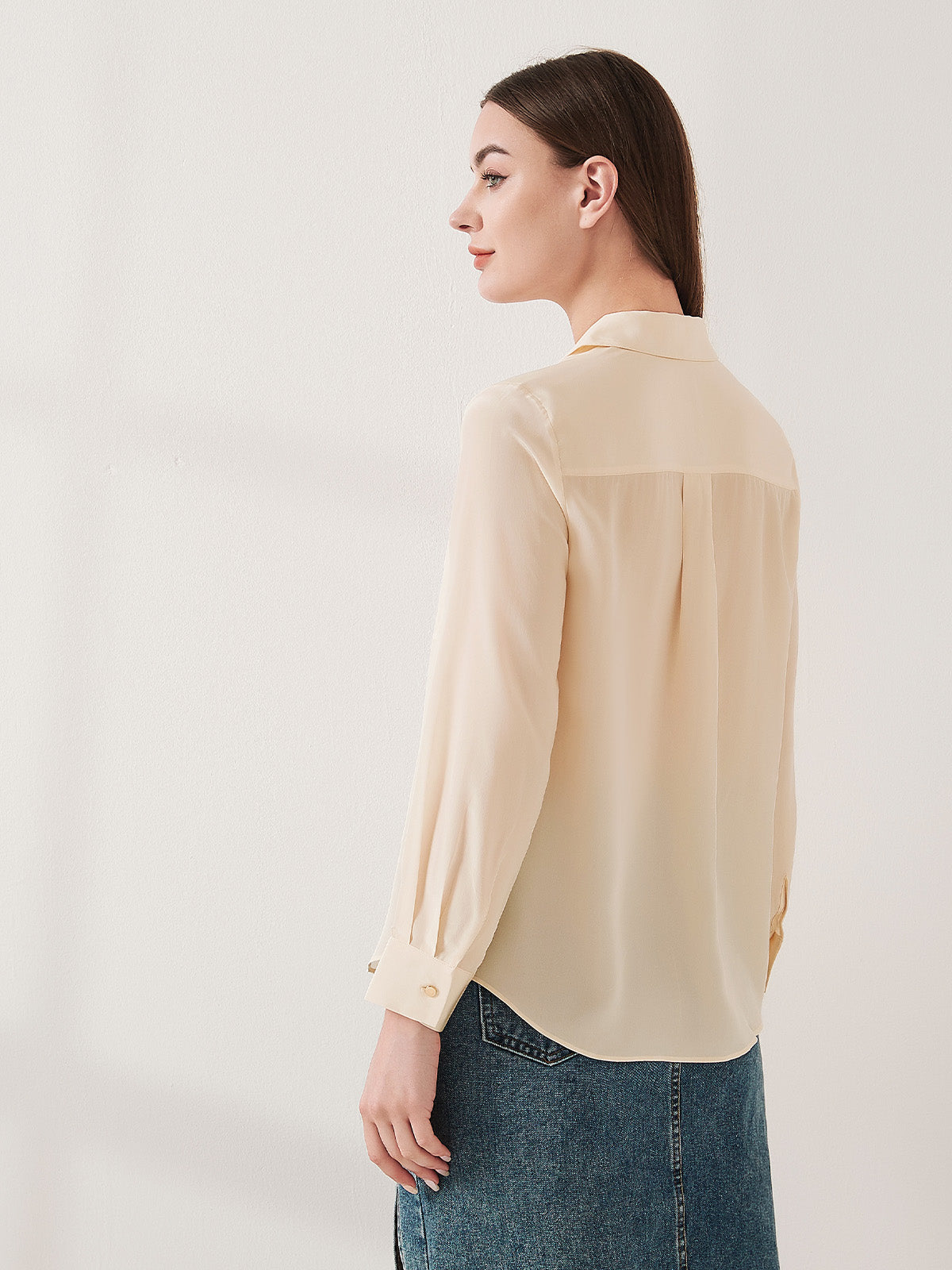 Simple silk crepe de chine shirt with concealed buttons
