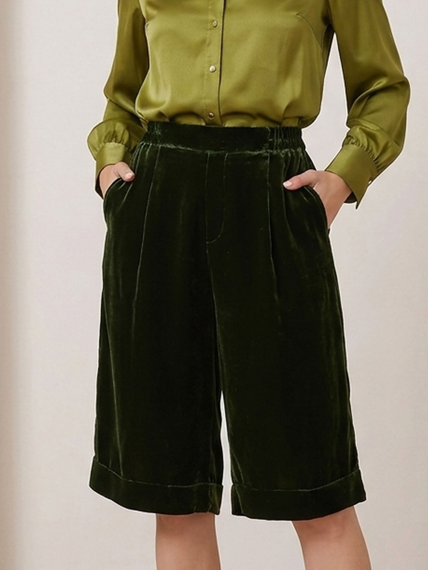 Silk Velvet Shorts #color_Dark Green