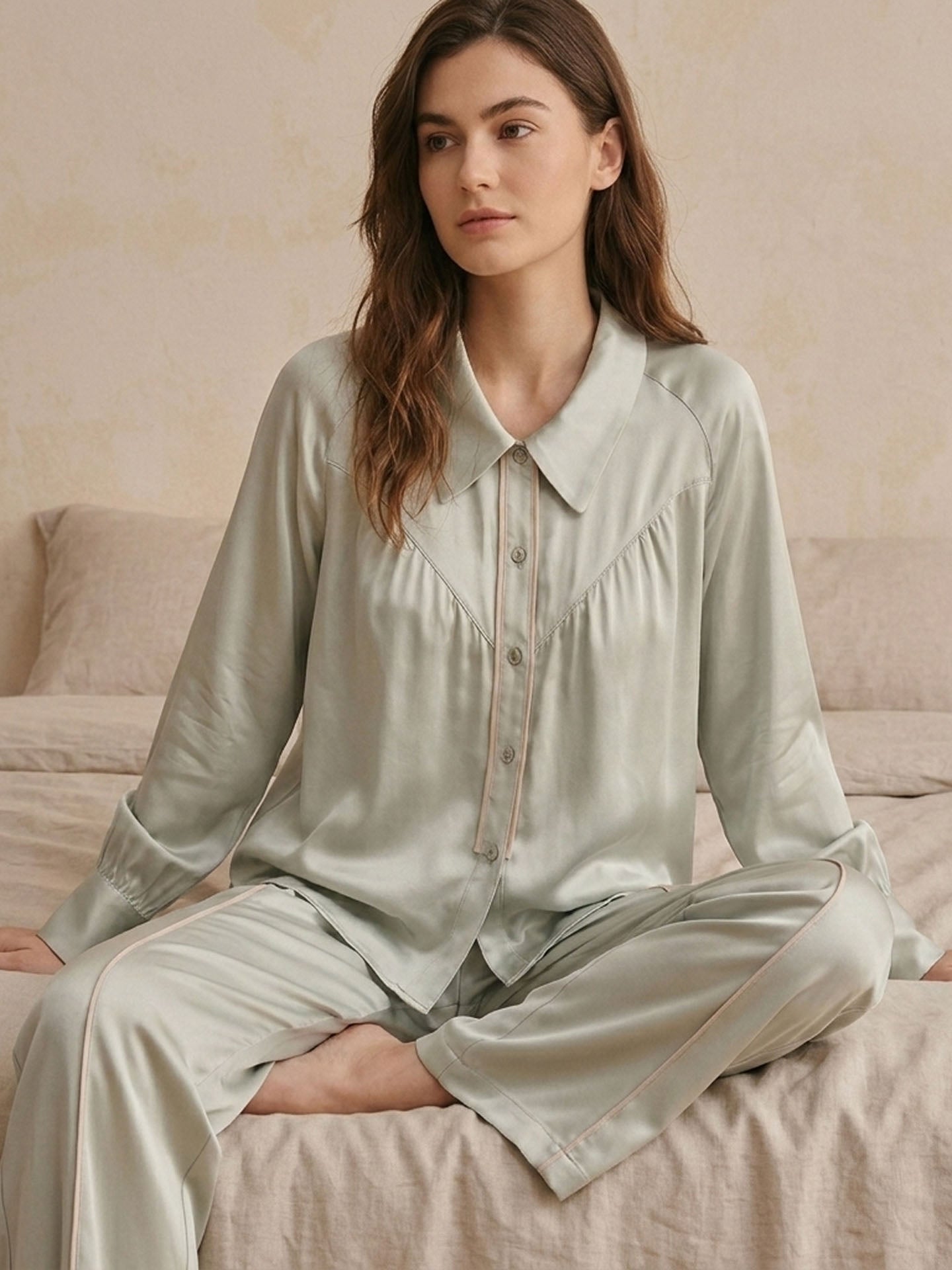 Curved Split Raglan Sleeve Long Sleeve Trousers Set #color_Light Grey