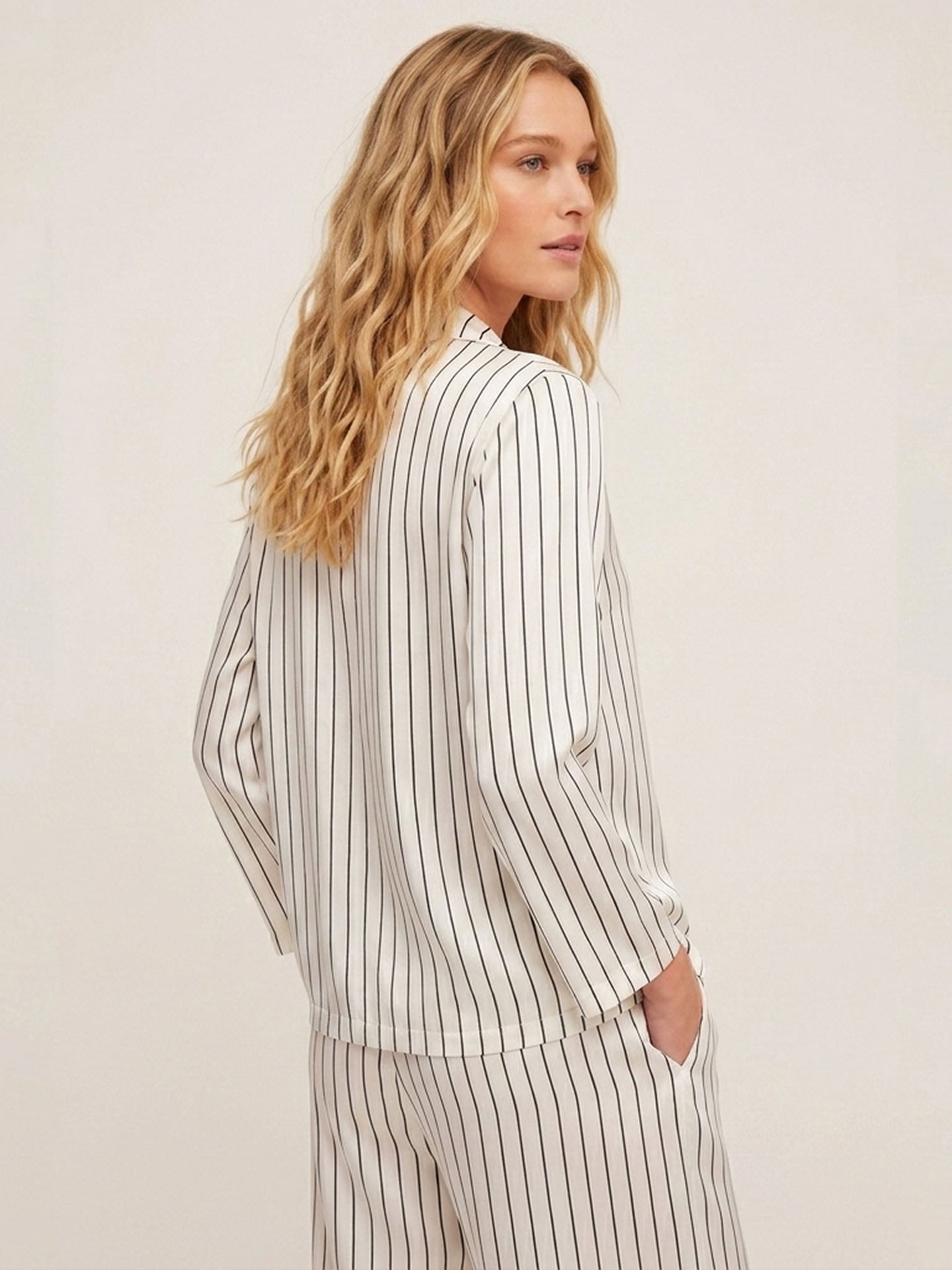 Stripe Print Long-sleeved Trousers Suit #color_White